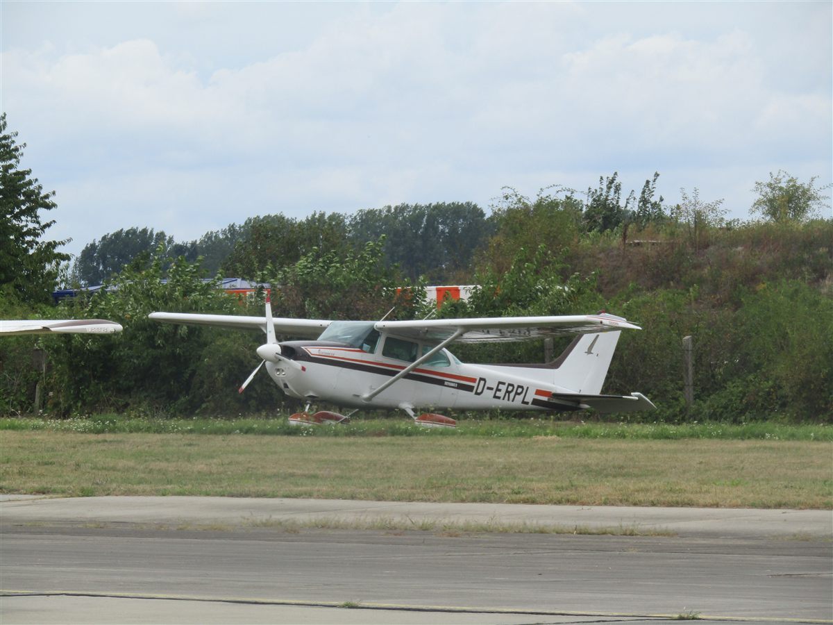 Cessna 172 Skyhawk on the runway